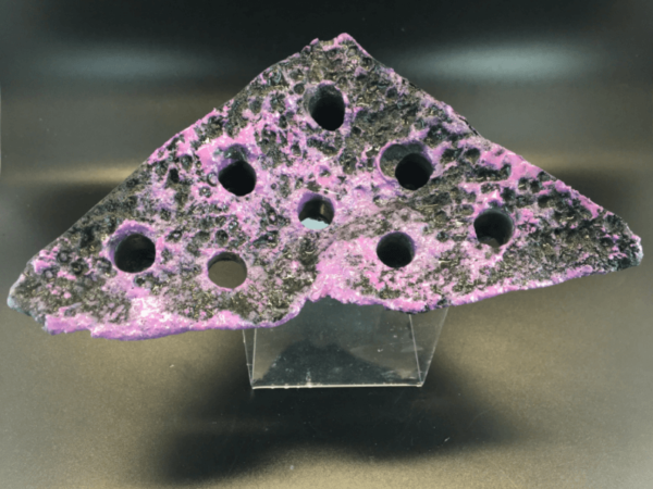 8 Hole Magnetic Frag Rock Corner Display - Image 1
